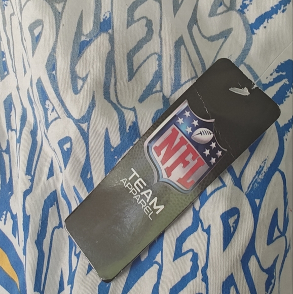 NFL LA Chargers Logo T-Shirt NWT - Picture 4 of 4